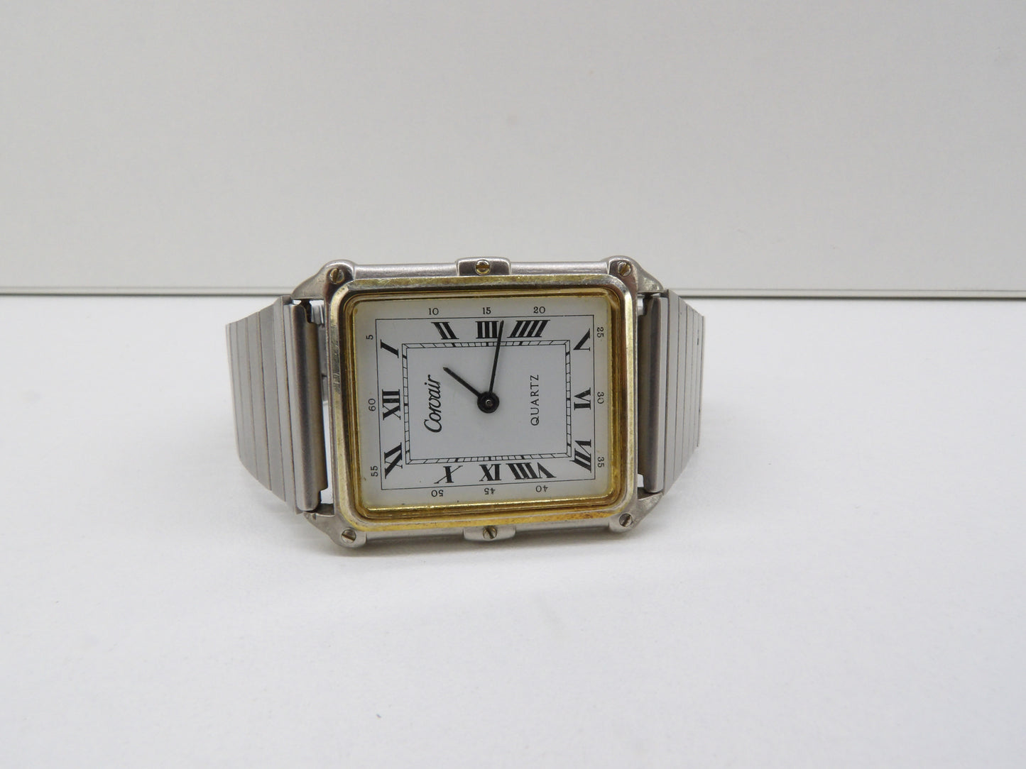 Horloge: Corvair, Quartz