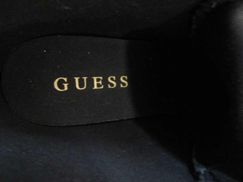 Nieuwe Schoenen: Guess