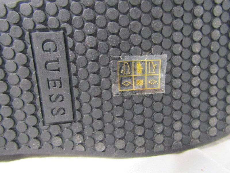 Nieuwe Schoenen: Guess