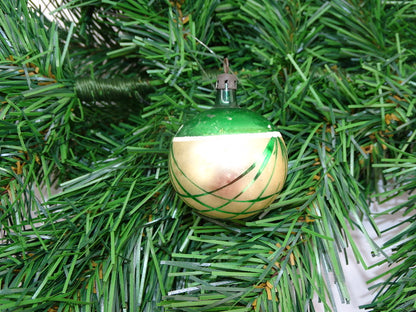 Kerstbal: Oude Kerstbal, Goud, Groen En Wit