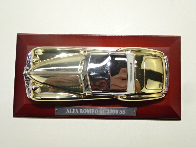 Schaalmodel: Alfa Romeo 6C 2500 SS, Silver Cars Collection, Editions Atlas