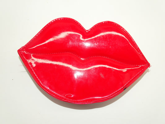 Make Up Tas / Clutch: Rode Lippen, Moschino Parfums