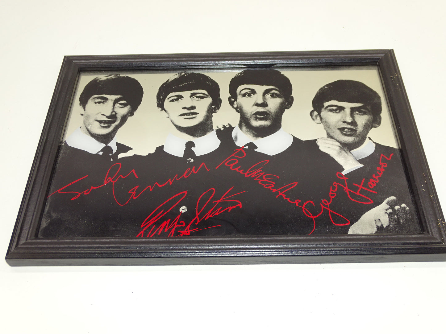Spiegel: The Beatles, Gesigneerde Foto