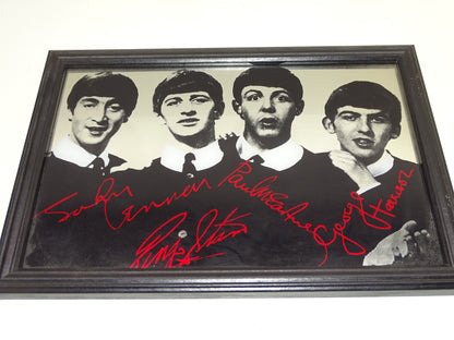 Spiegel: The Beatles, Gesigneerde Foto