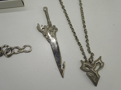 Juwelen Set: Final Fantasy, Halsketting + 2 x Hanger, Armband en Ring