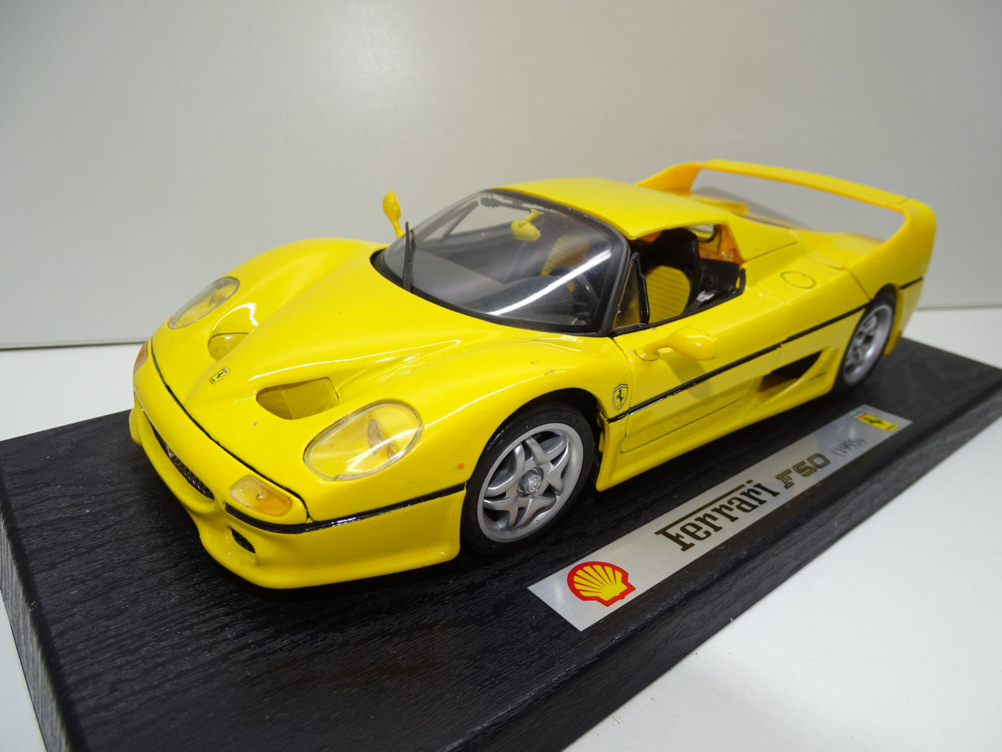 Schaalmodel: Ferrari F50, 1995, Maisto, Shell