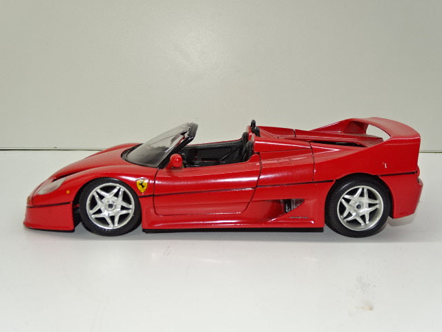 Schaalmodel: Ferrari F50, Bburago