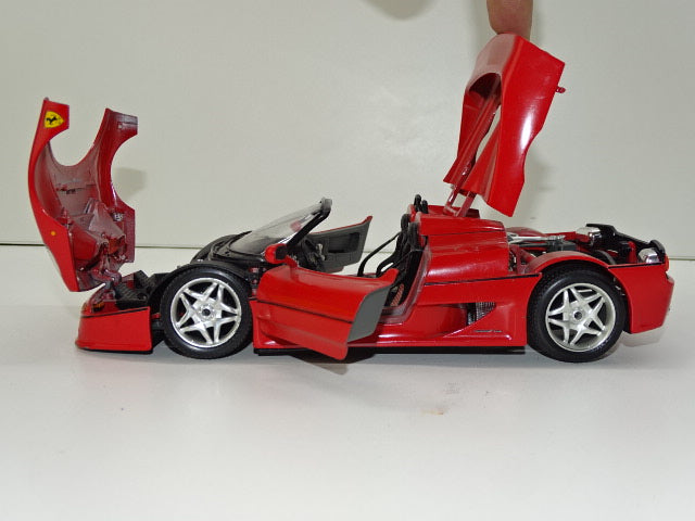 Schaalmodel: Ferrari F50, Bburago