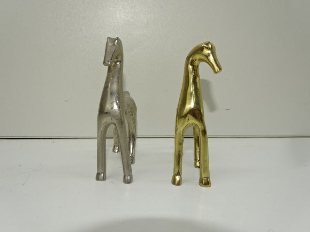 2 Moderne Paarden: Tin En Messing