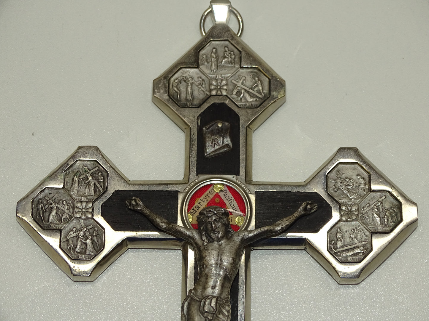 Kruisbeeld: Bonifatius, Sint Leopold