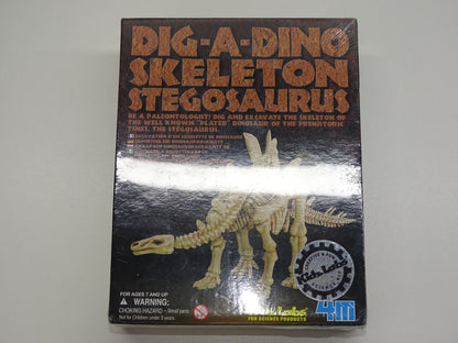 Nieuwe Speldoos: Dig-A-Dino Skeleton, Stegosaurus