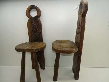 2 Stoelen: Handgesneden, Vol Hout