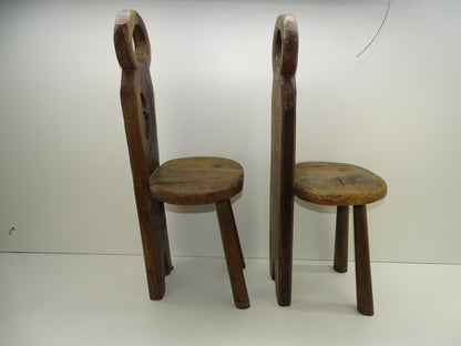 2 Stoelen: Handgesneden, Vol Hout