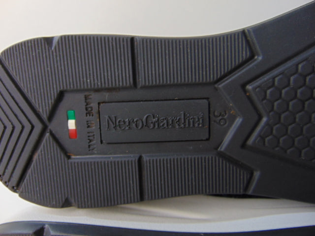 Sneakers: Nero Giardini