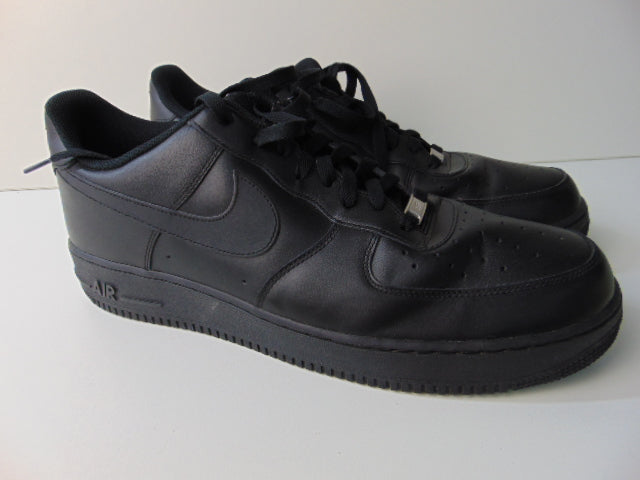 Sneakers + Doos: Nike, Air Force 1