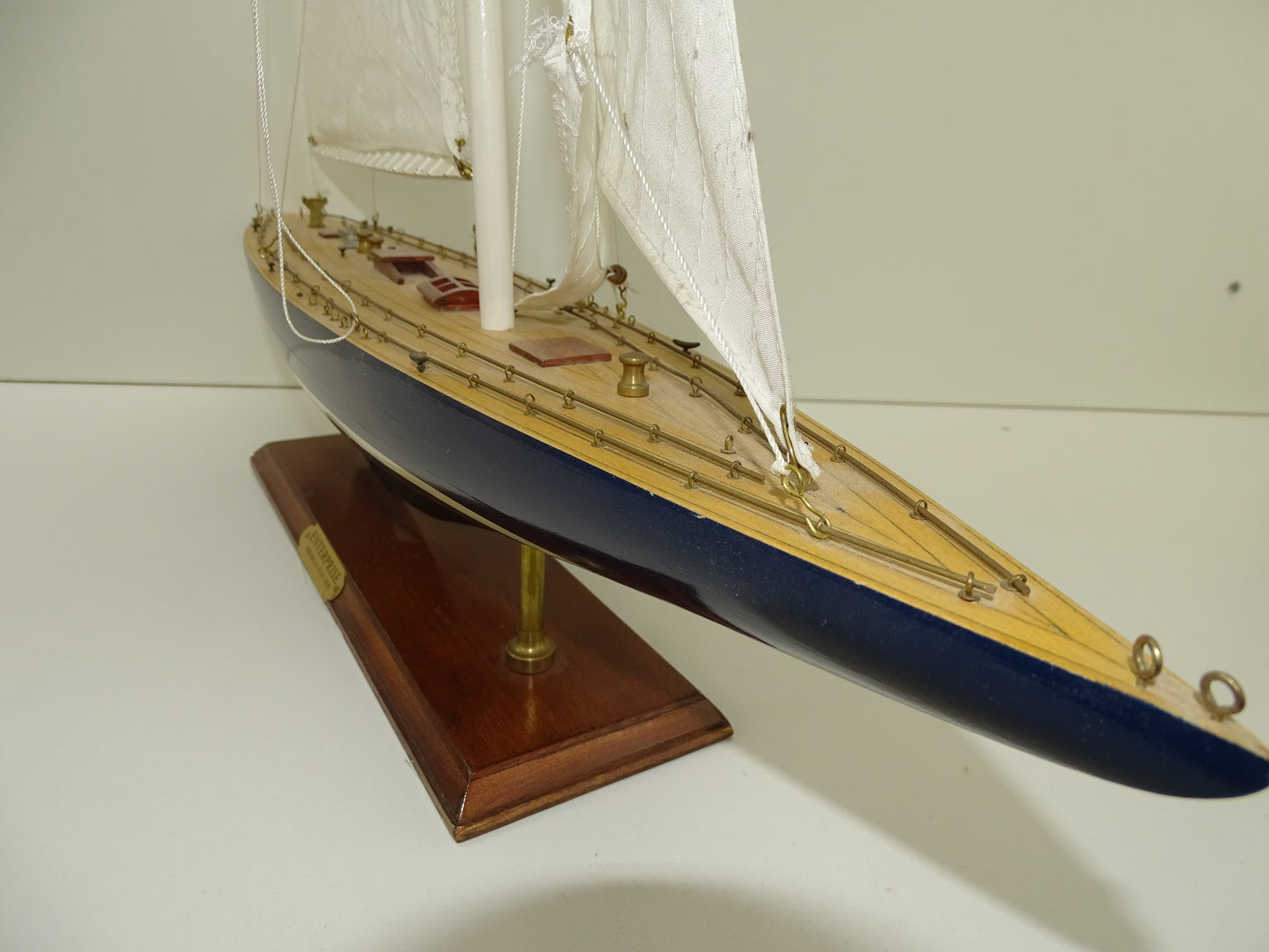 schaalmodel / Yacht: Enterprise, America's Cup 1930