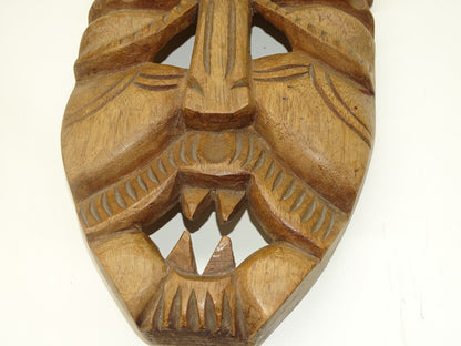 Houten Masker, Tanden