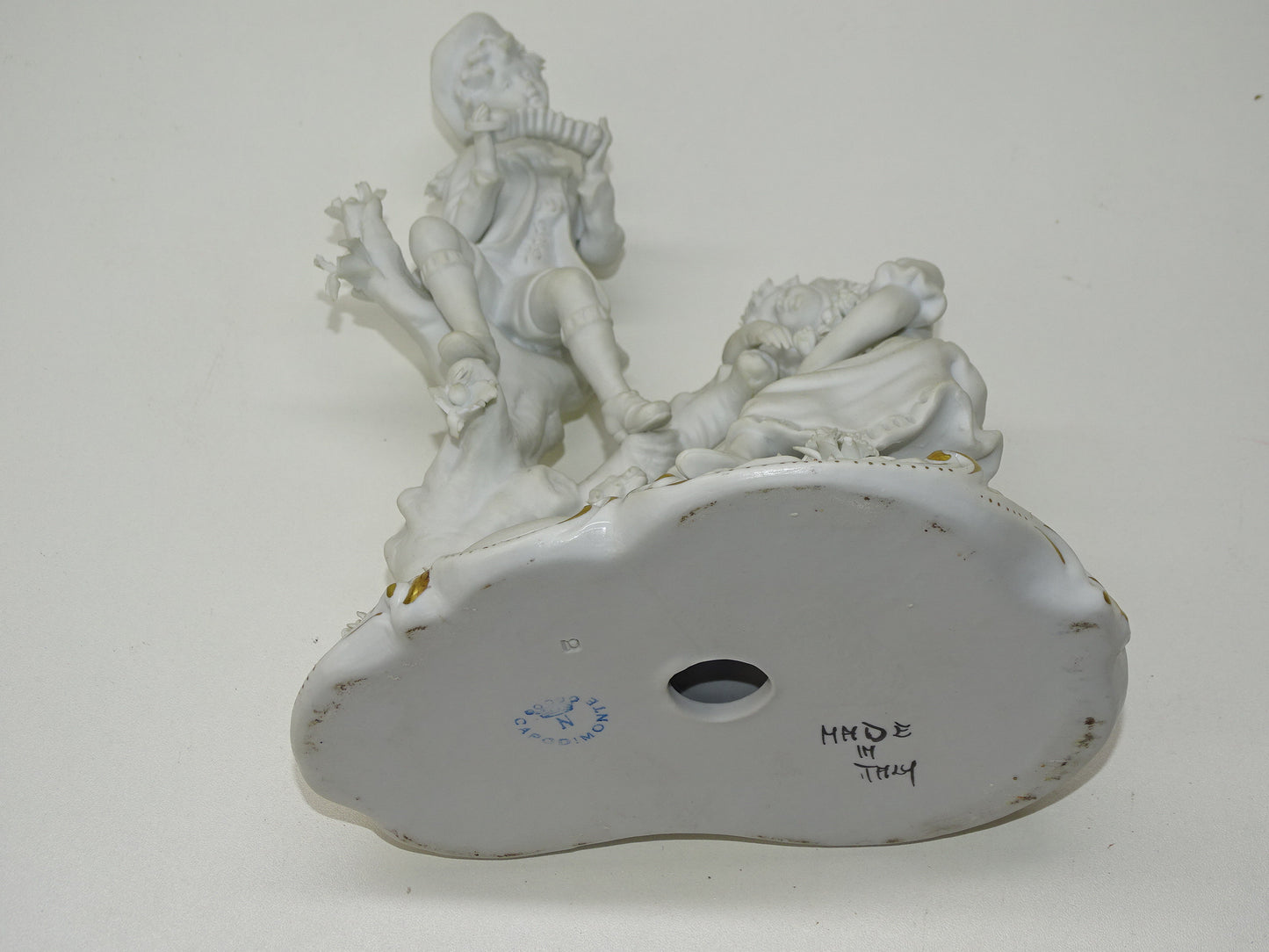 Beeld: Koppeltje met Hond, Esther, Capodimonte, Made In Italy