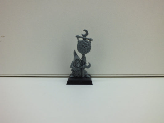 Warhammer 40K Figuur: Night Goblin Musician (Doodskop Vaandel + Maan), 2005