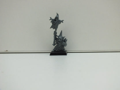 Warhammer 40K Figuurtje: Night Goblin Sjamaan (Heks op Stok), 2005