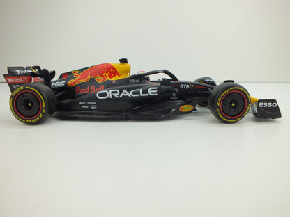 Schaalmodel: Bburago, Max Verstappen, 1:24