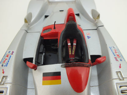 Schaalmodel: Audi R8, Le Mons - Sieger 2000, Maisto 1/18