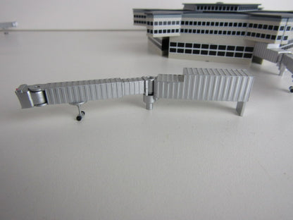 Schaalmodel: Island Terminal Met 3 Jetbridges, Herpa Wings (1)