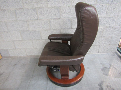 Relaxzetel + Voetbank: Stressless, Ekornes (1)