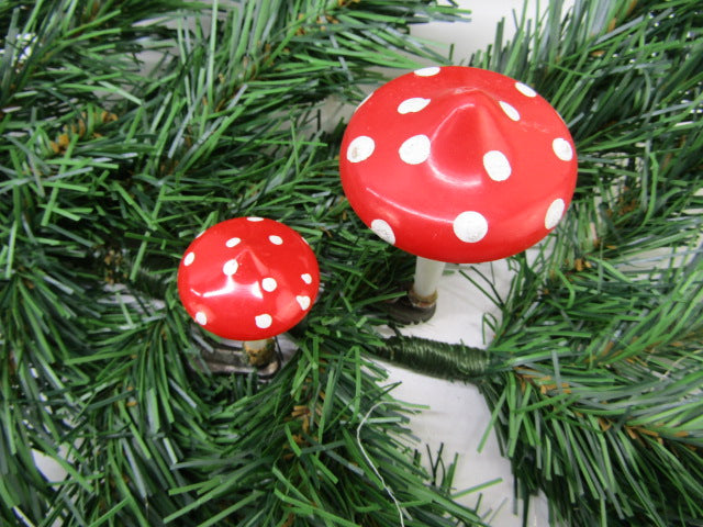 2 Vintage Kerstballen: Paddenstoelen