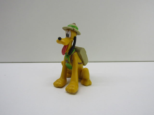 Disney Figuur: Pluto met Hoed en Rugzak