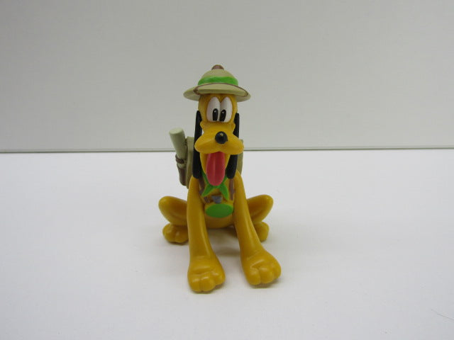 Disney Figuur: Pluto met Hoed en Rugzak