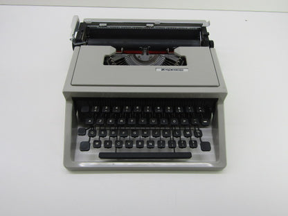 Vintage Typemachine : Olivetti, Mercedes