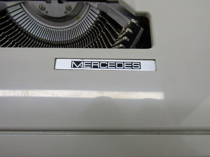 Vintage Typemachine : Olivetti, Mercedes