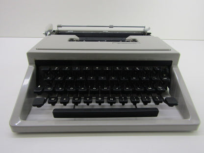 Vintage Typemachine : Olivetti, Mercedes