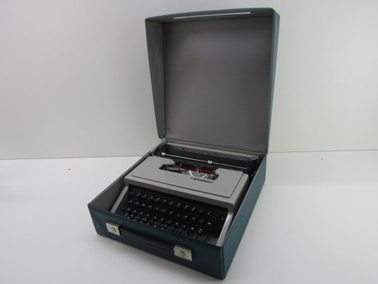 Vintage Typemachine : Olivetti, Mercedes