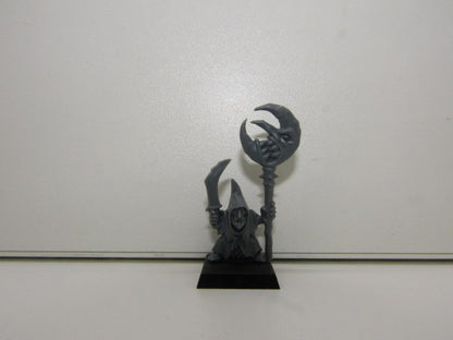 Warhammer 40K Figuur: Night Goblin Command Standard Bearer(Maan, Zwaard Hoog), 2005