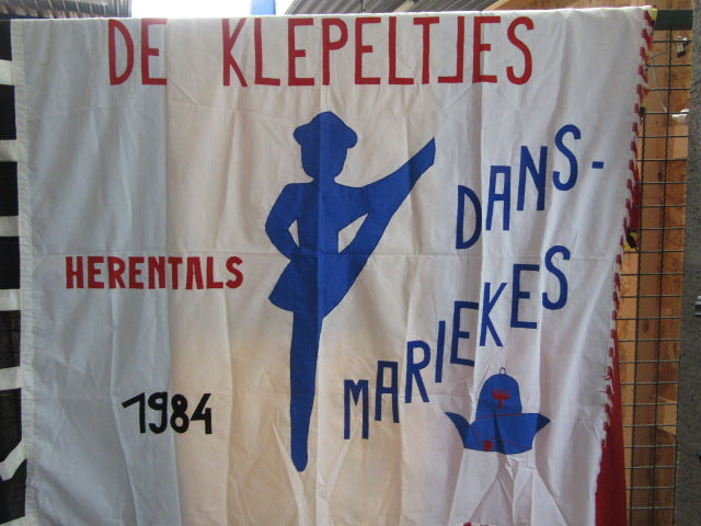 Vlag: Dans Mariekes, De Klepeltjes, Herentals, 1984